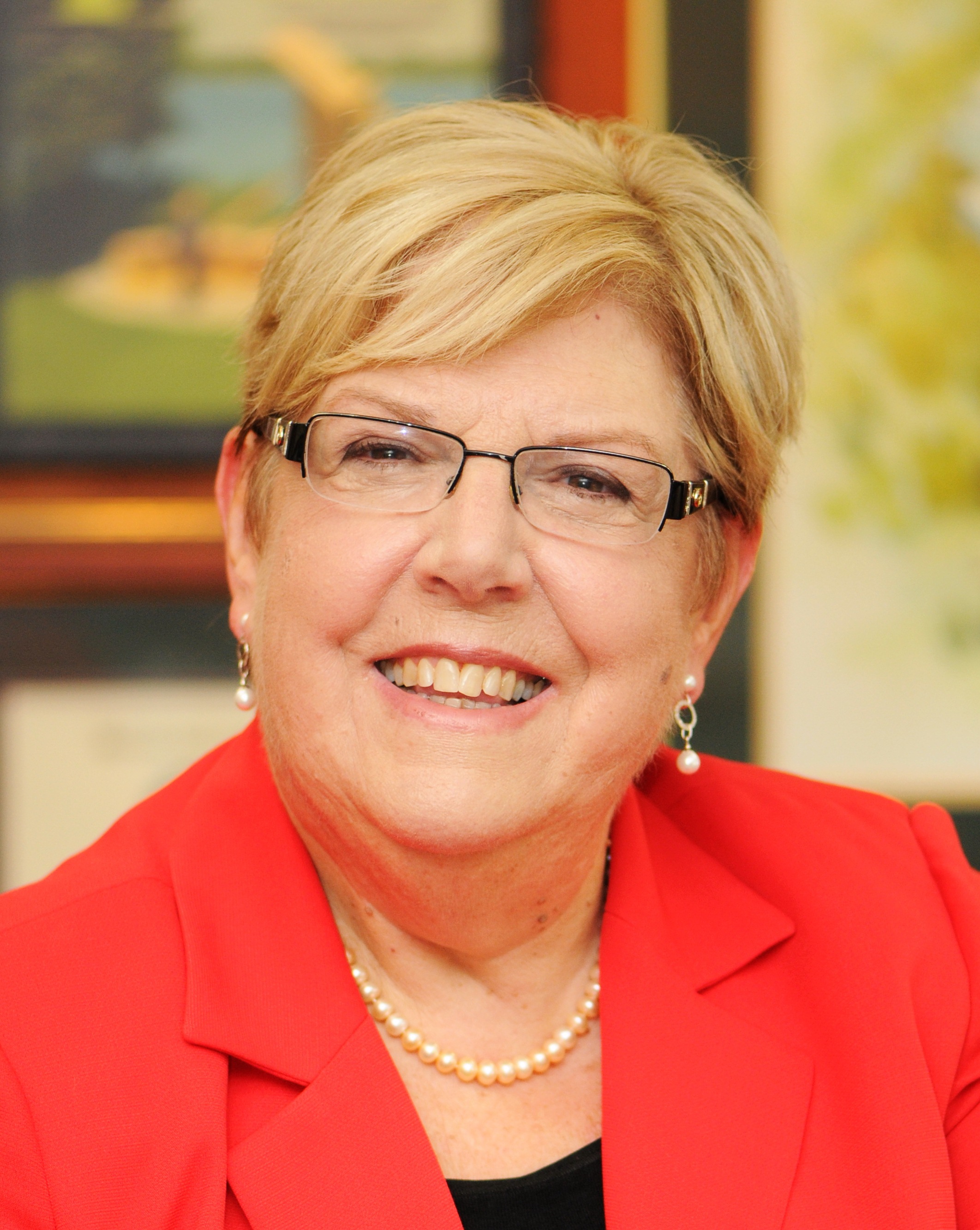 Photo of Elaine Maimon